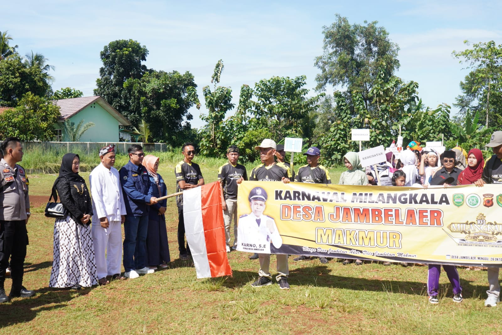 HADIRI MILANGKALA DESA JAMBELAER, KANG AKUR : JAMBELAER MAJU DENGAN GOTONG ROYONG
