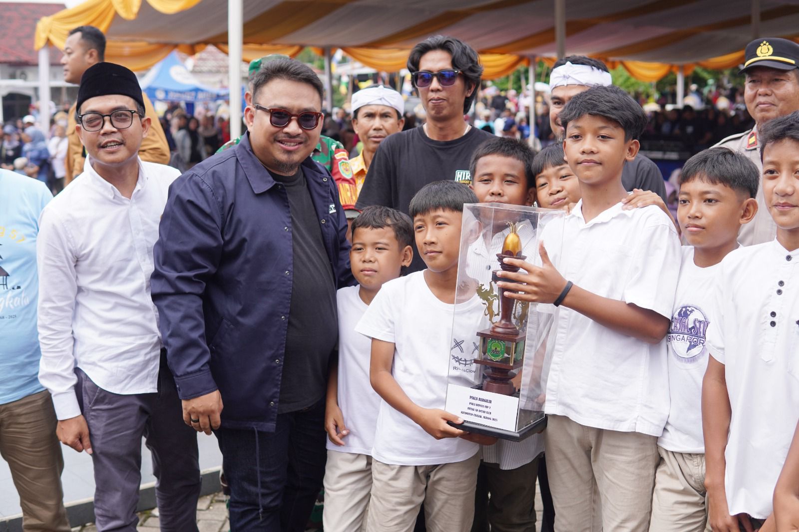HADIRI MILANGKALA KECAMATAN CISALAK KE-57, BUPATI SUBANG KANG REY TEBAR KEBAHAGIAAN BERSAMA MASYARAKAT CISALAK