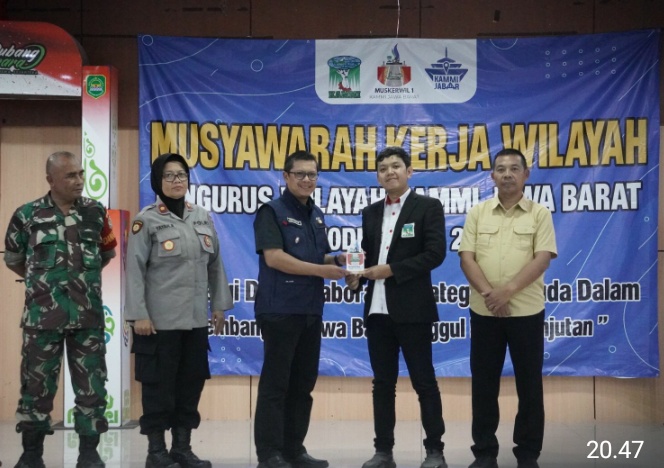 HADIRI MUSKERWIL PW KAMMI JABAR, KANG AKUR;  “MAHASISWA = AGEN PERUBAHAN MENYONGSONG INDONESIA EMAS 2045”