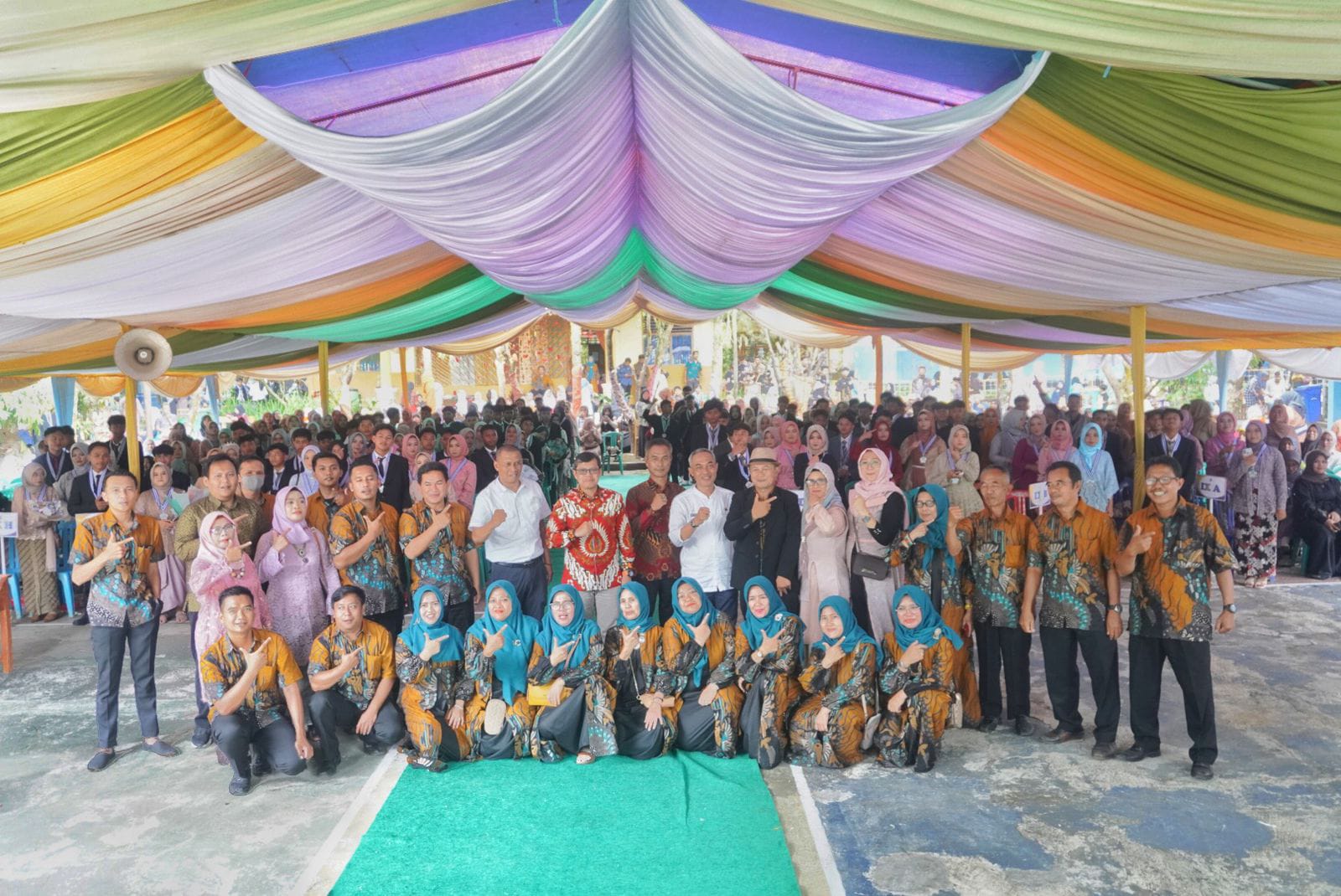 Hadiri Pelepasan SMP N 1 Tanjungsiang, Kang Akur berpesan agar optimis raih Cita-cita