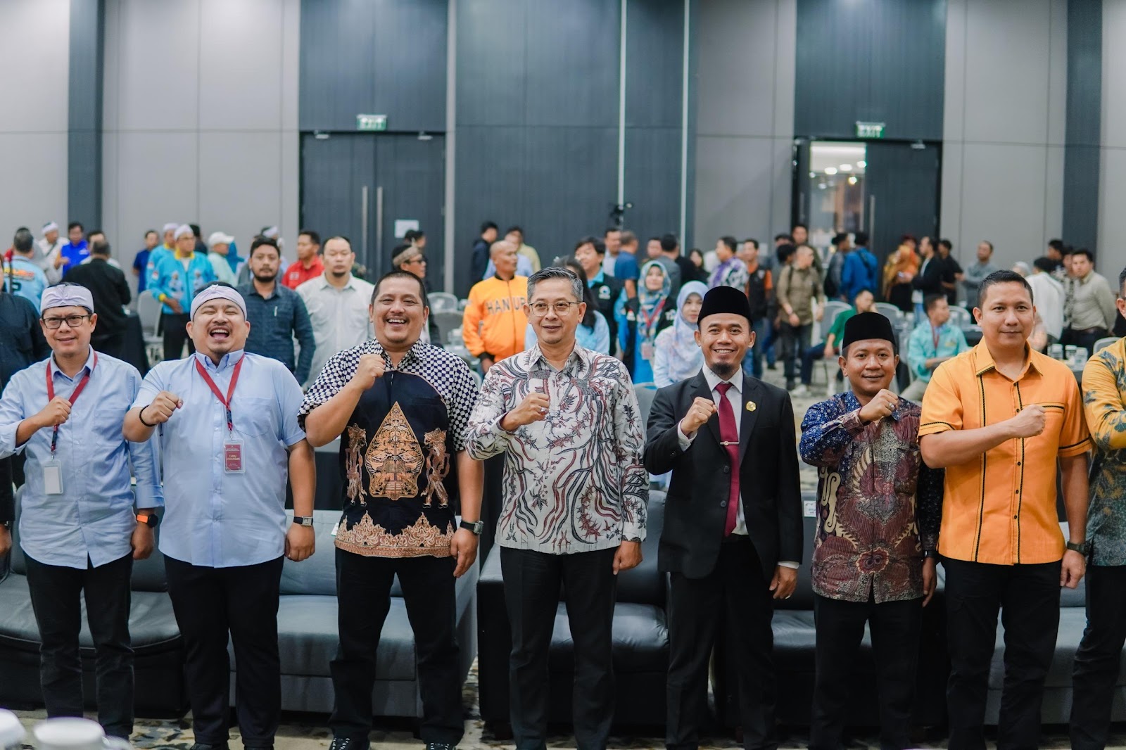 HADIRI PLENO PENETAPAN BUPATI DAN WAKIL BUPATI SUBANG TERPILIH, KANG ADE HARAP PILKADA MENGUATKAN SENDI DEMOKRASI