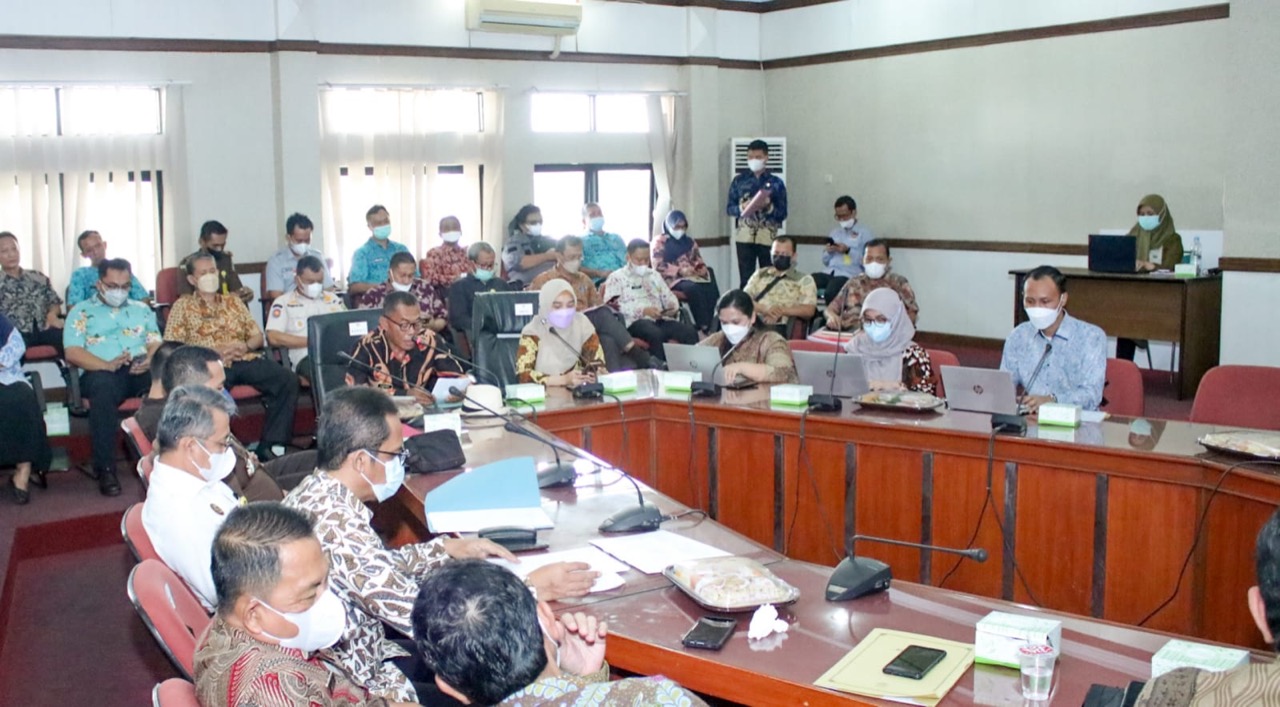 HADIRI RAKOR DENGAN KPK TERKAIT FASUM DAN FASOS