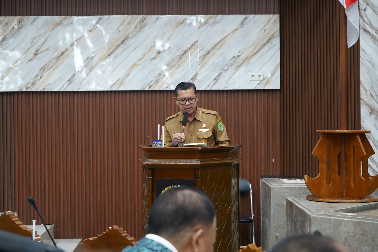 HADIRI RAPAT PARIPURNA, KANG AKUR SAMPAIKAN JAWABAN ATAS PANDANGAN UMUM FRAKSI, KUPAS TUNTAS LANGKAH STRATEGIS EKSEKUTIF