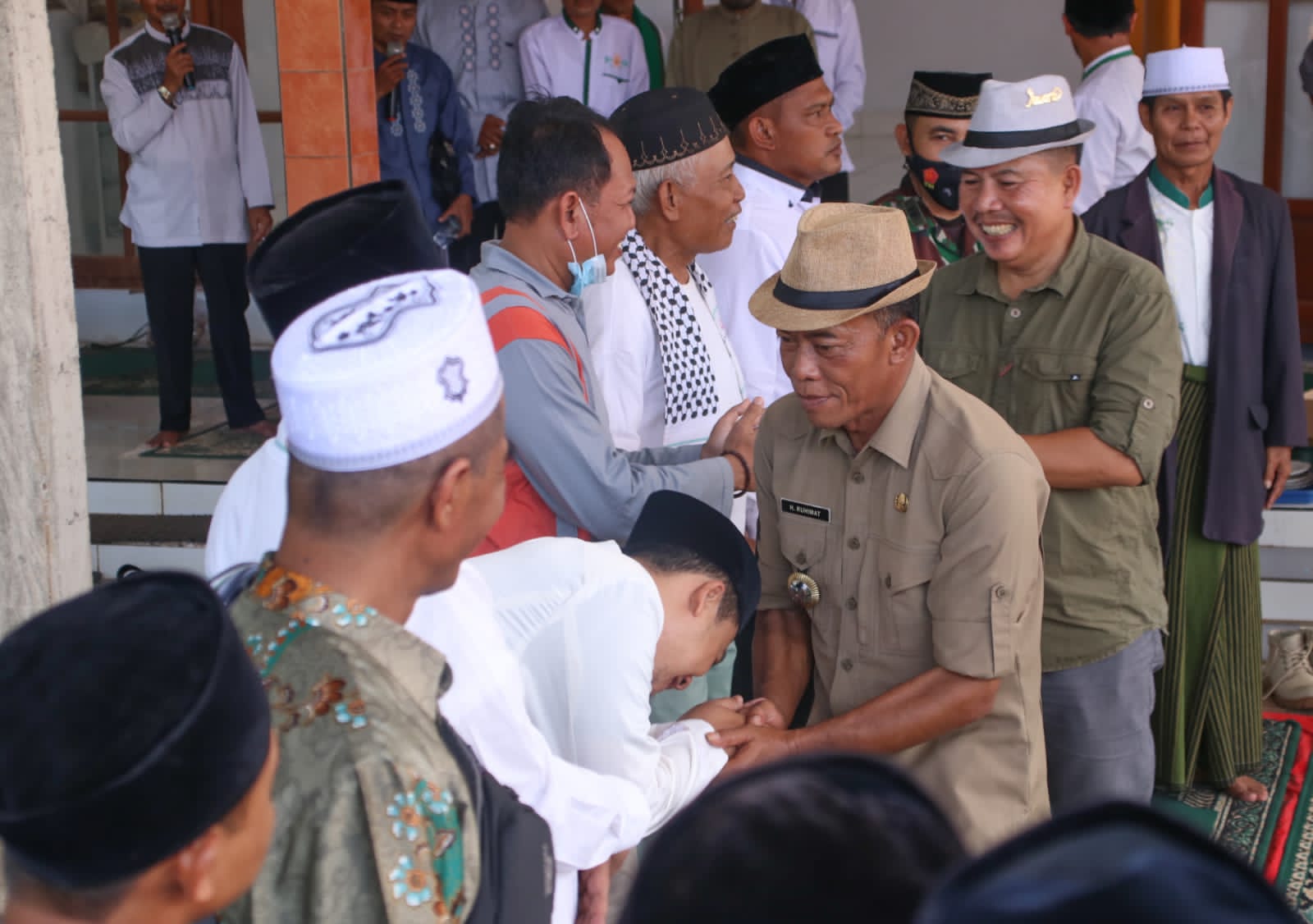 HADIRI SYAHRIYAHAN, KANG JIMAT UNTUK SELALU BERBUAT KEBAIKAN