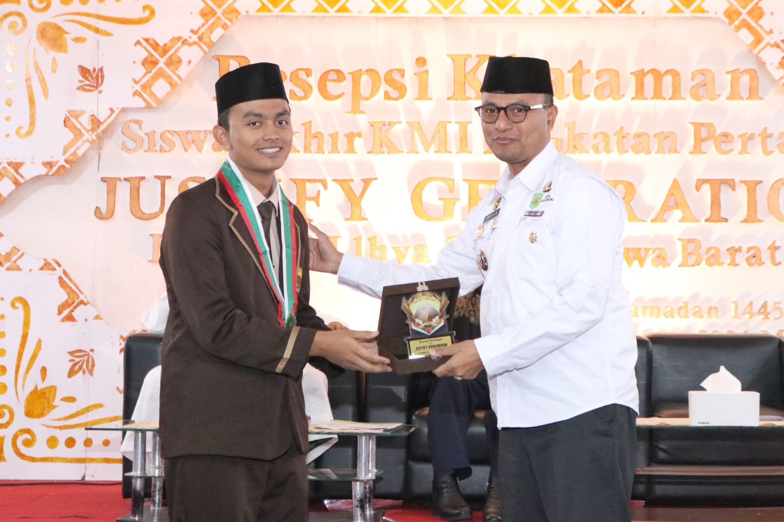 HADIRI WISUDA AL IHYA, PJ BUPATI SUBANG OPTIMIS LULUSAN AL-IHYA MAMPU BERKONTRIBUSI
