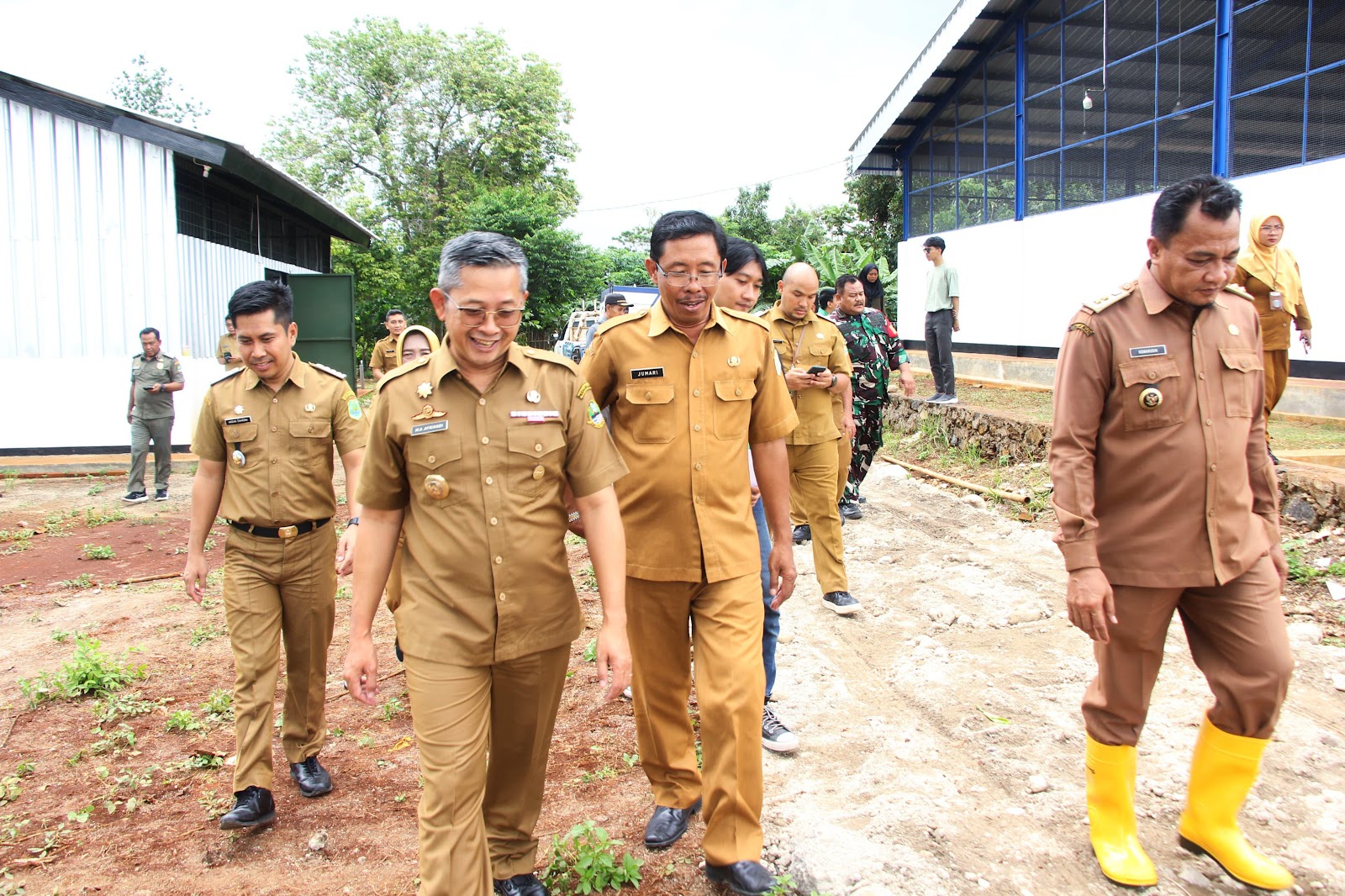 Hari Pertama, Penjabat Bupati Subang Kang Ade Tinjau TPS 3R Wantilan