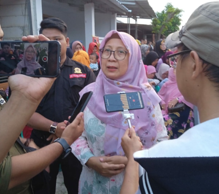 Hj Eni Garyani anggota Dewan dari PDI Perjuangan Dapil 1 laksanakan  Reses di perumahan GSR Desa Belendung Kecamatan Cibogo Subang