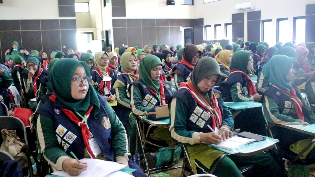 Hj. Yoyoh secara resmi membuka kegiatan sosialisasi Perbup tentang wajib paud 1 tahun