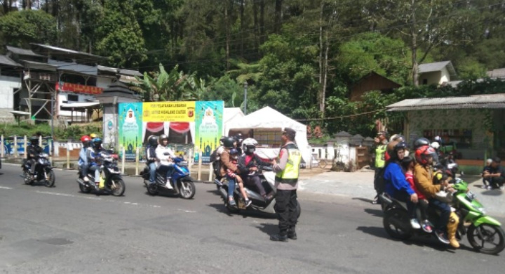 Informasi Terkini Situasi Arulin depan PosYan Astro Highland Ciater, Polres Subang Berjalan Aman Dan Lancar