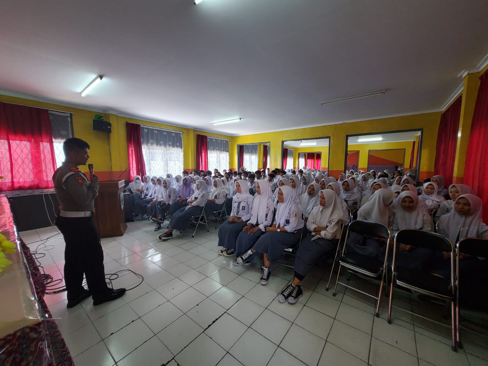 Ini Pesan Kamtibmas STIK Lemdiklat Polri Angkatan 80 Kepada Siswa Siswi SMA PGRI 1 Subang