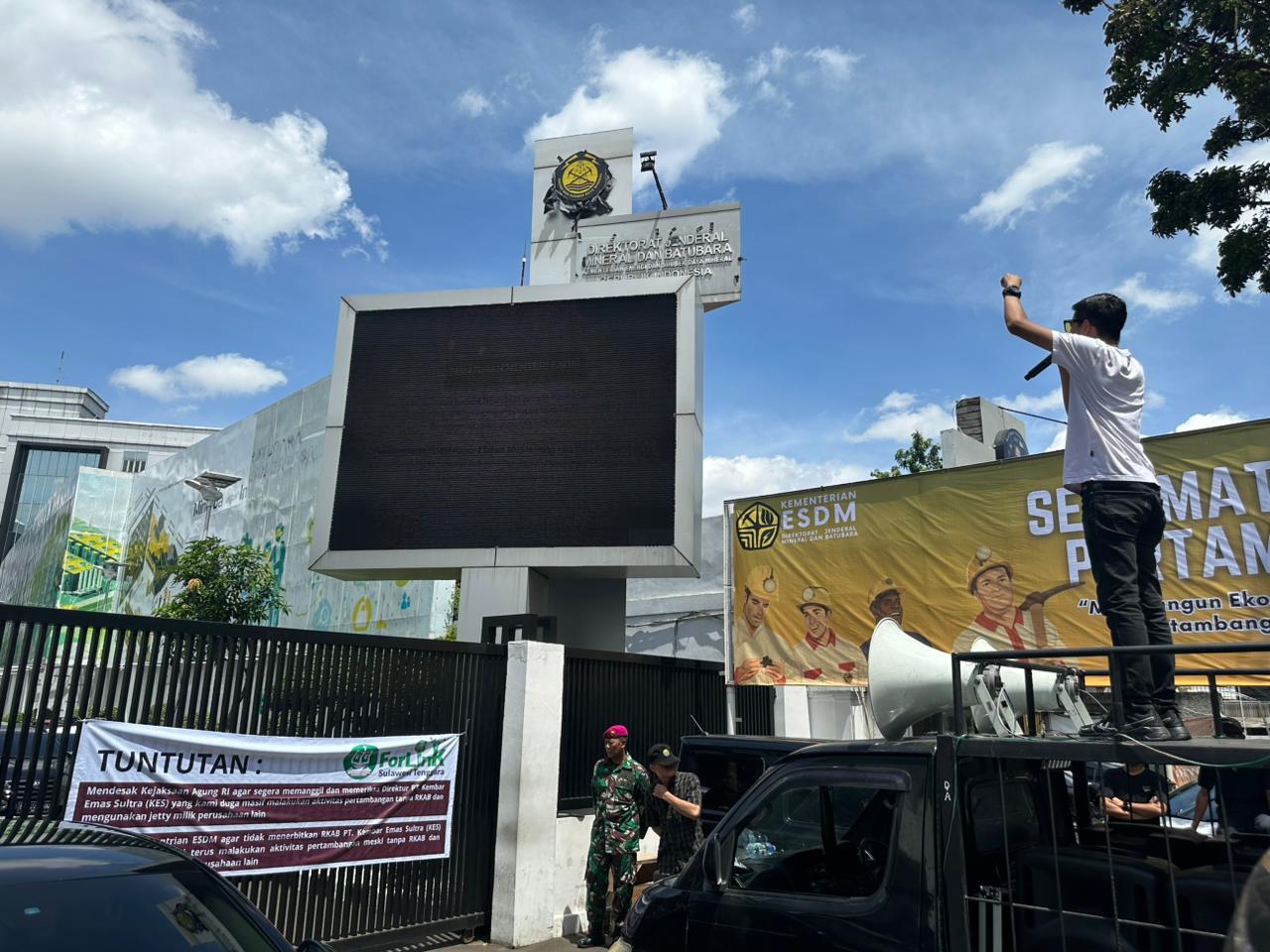 IPMKU Jakarta Gelar Aksi di Kejagung dan Kementerian ESDM, Soroti Dugaan Tambang Ilegal PT KES