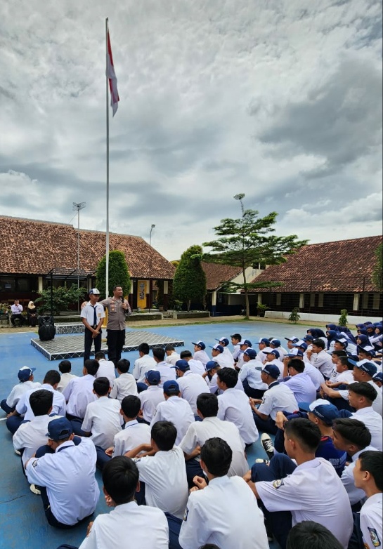 Iptu Irfan Taufik Firmansyah Gelar Bimbingan dan Penyuluhan di SMP Negeri 1 Serangpanjang