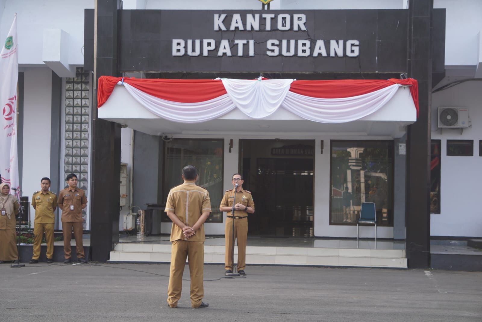 Jadi Pembina Apel, Sekda Subang Ajak Sukseskan HUT ke-79 Kemerdekaan RI