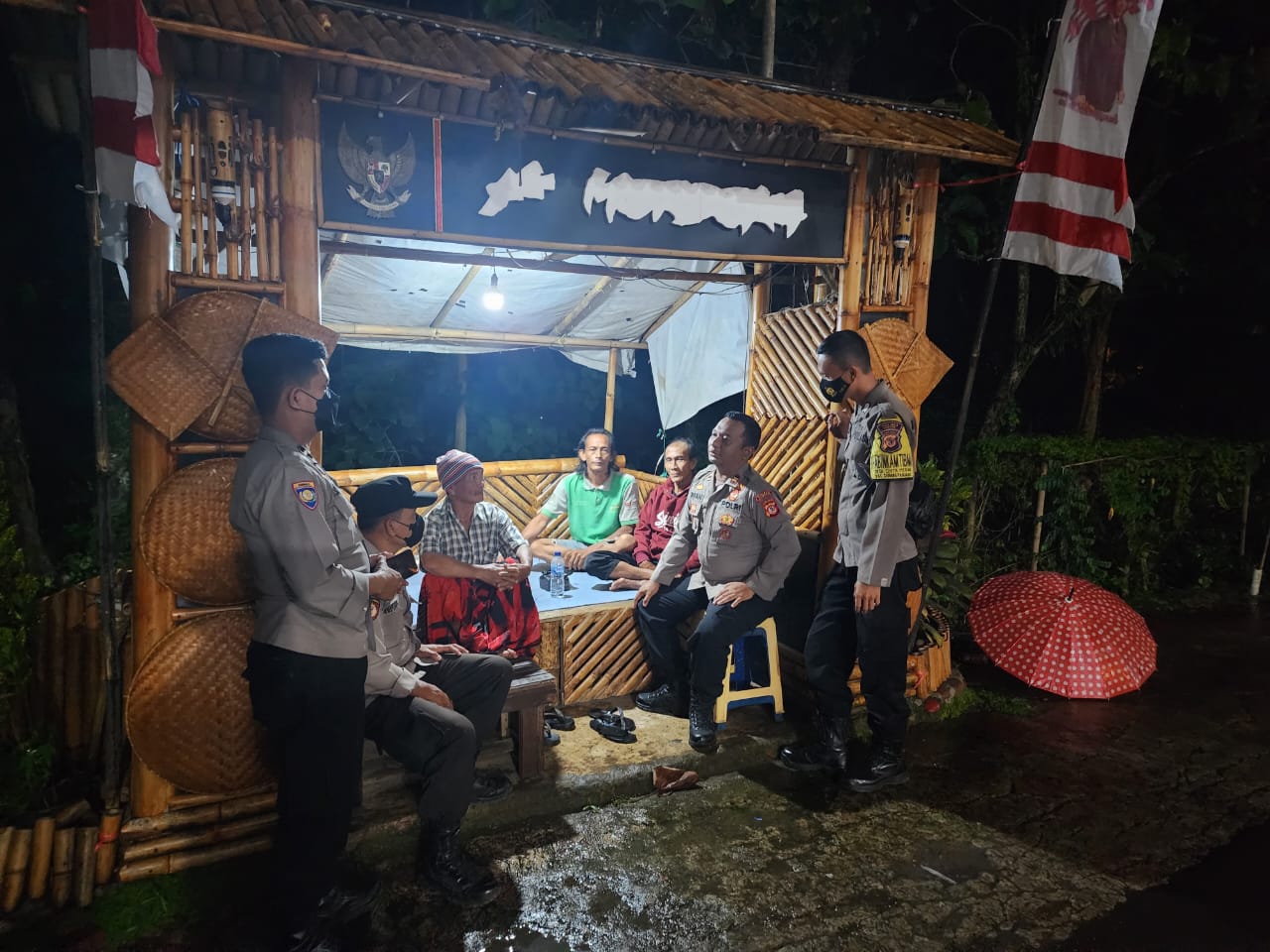 Jaga Kondusifitas Kamtibmas Kapolsek Sagalaherang Ajak Masyarakat Galakan Siskamling