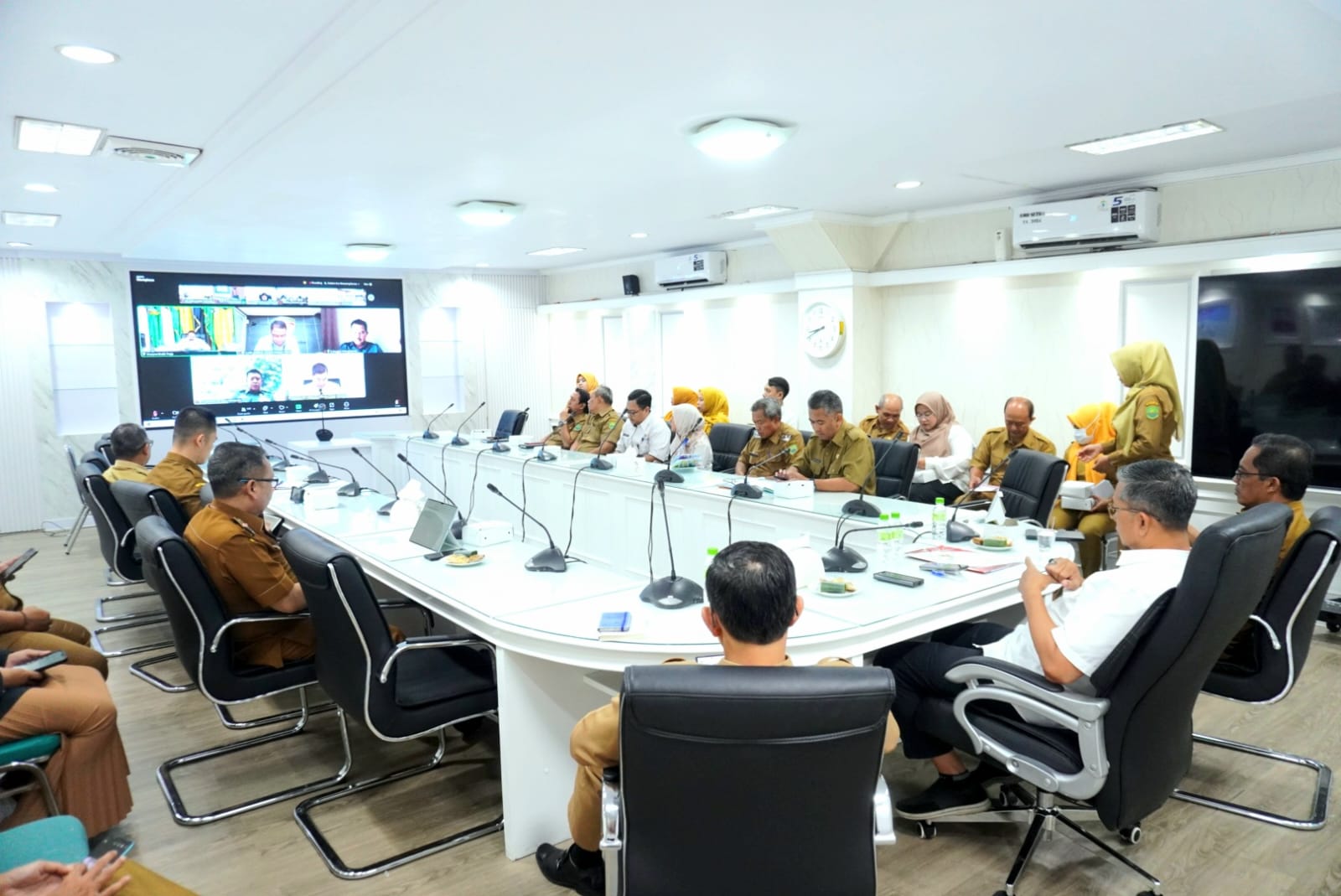 Jaga Stabilitas Harga Bahan Pokok, Pj. Bupati Subang, Kang Ade Hadiri Rapat Pengendalian Inflasi yang Dipimpin Mendagri