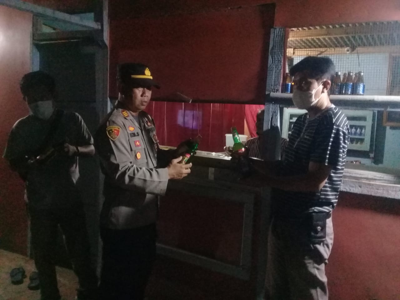 Jajaran Polsek Cibogo Razia Tempat Minuman Keras