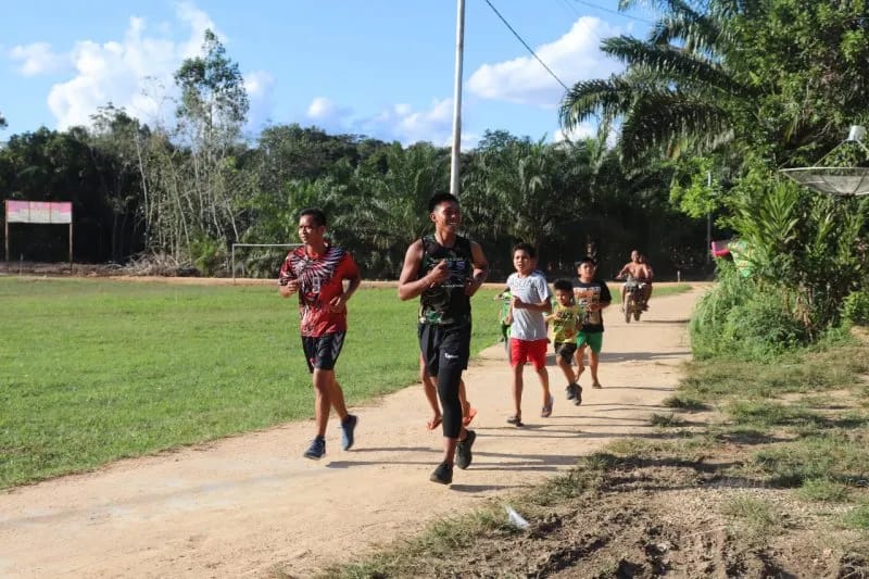 Jelang Berbuka Puasa, Satgas TMMD 123 Kodim 1416/Muna Jogging di Sore Hari