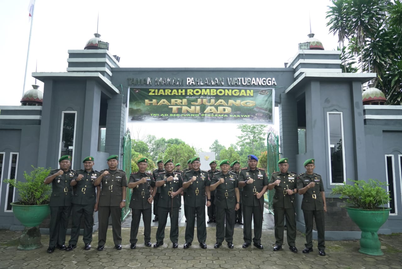 Jelang Hari Juang TNI AD, Korem 143/HO Gelar Ziarah dan Tabur Bunga di TMP Watubangga