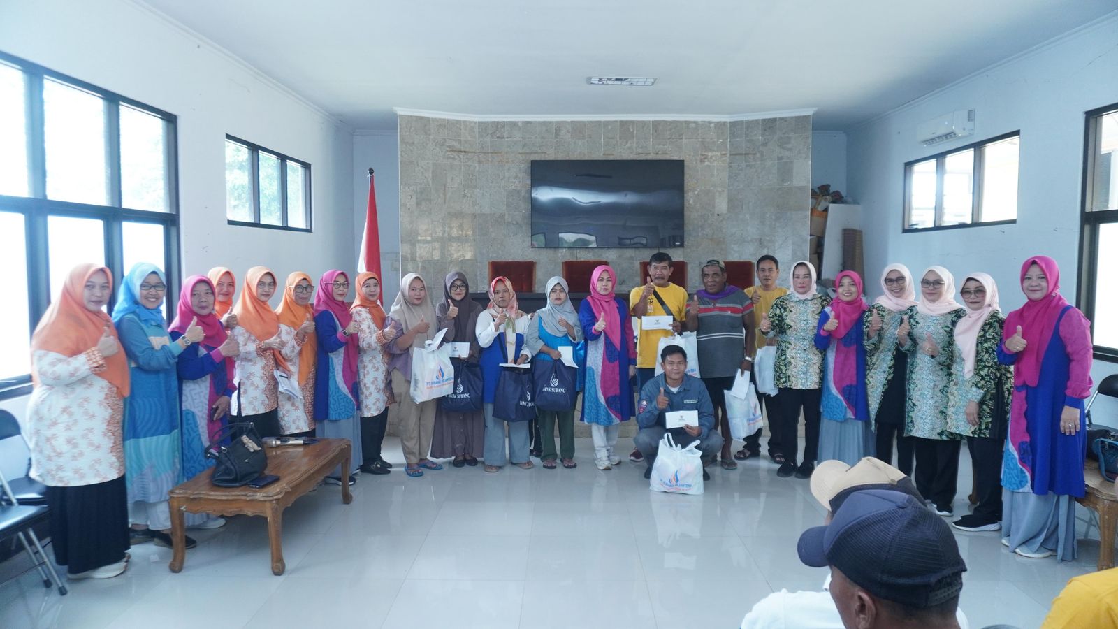 JELANG IDUL FITRI 1446H, DWP KABUPATEN SUBANG BERBAGI BERKAH RAMADHAN LEWAT BANTUAN SOSIAL