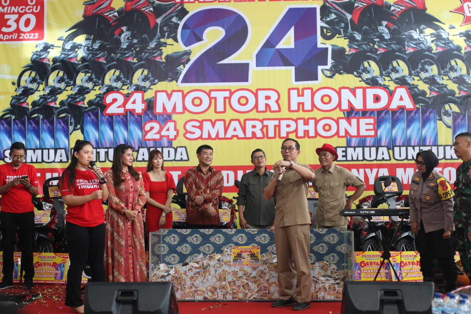 Jimat-Akur Hadiri Gebyar Hadiah Akbar Periode ke-24 Trijaya Motor