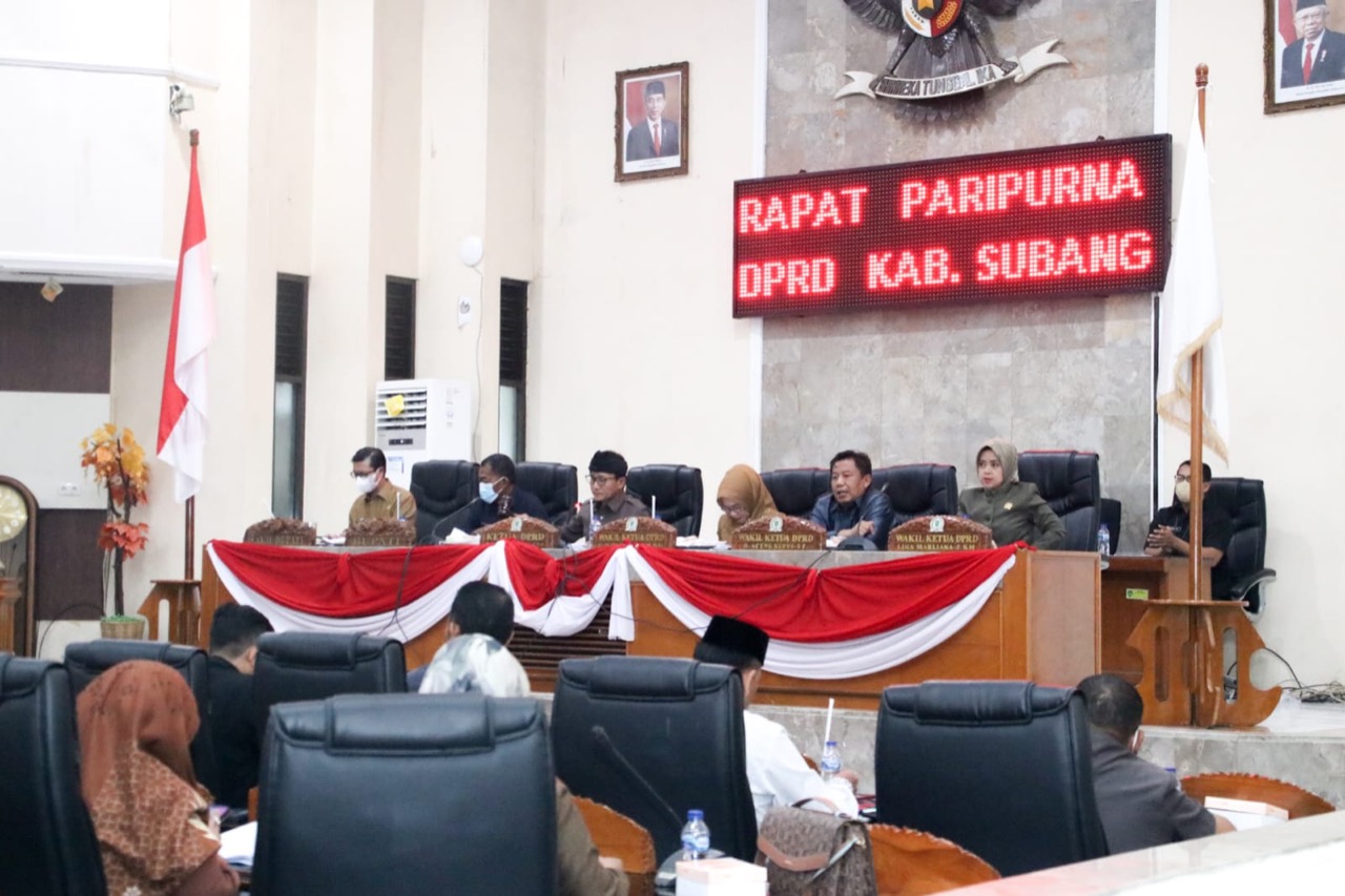 Jimat-Akur sampaikan RAPBD 2023 pada Rapat Paripurna