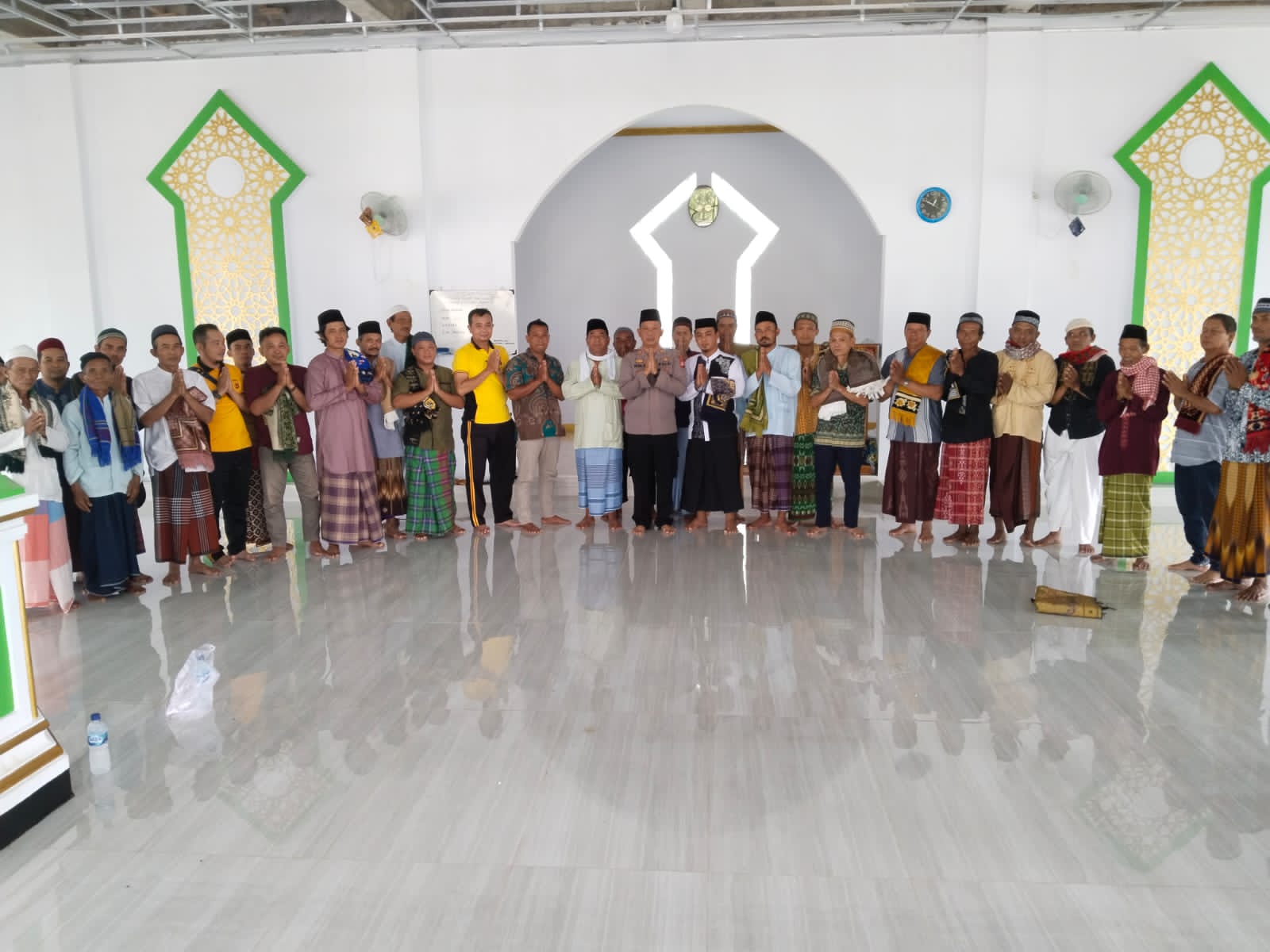Jum'at Curhat Bersama Kapolsek Cibogo
