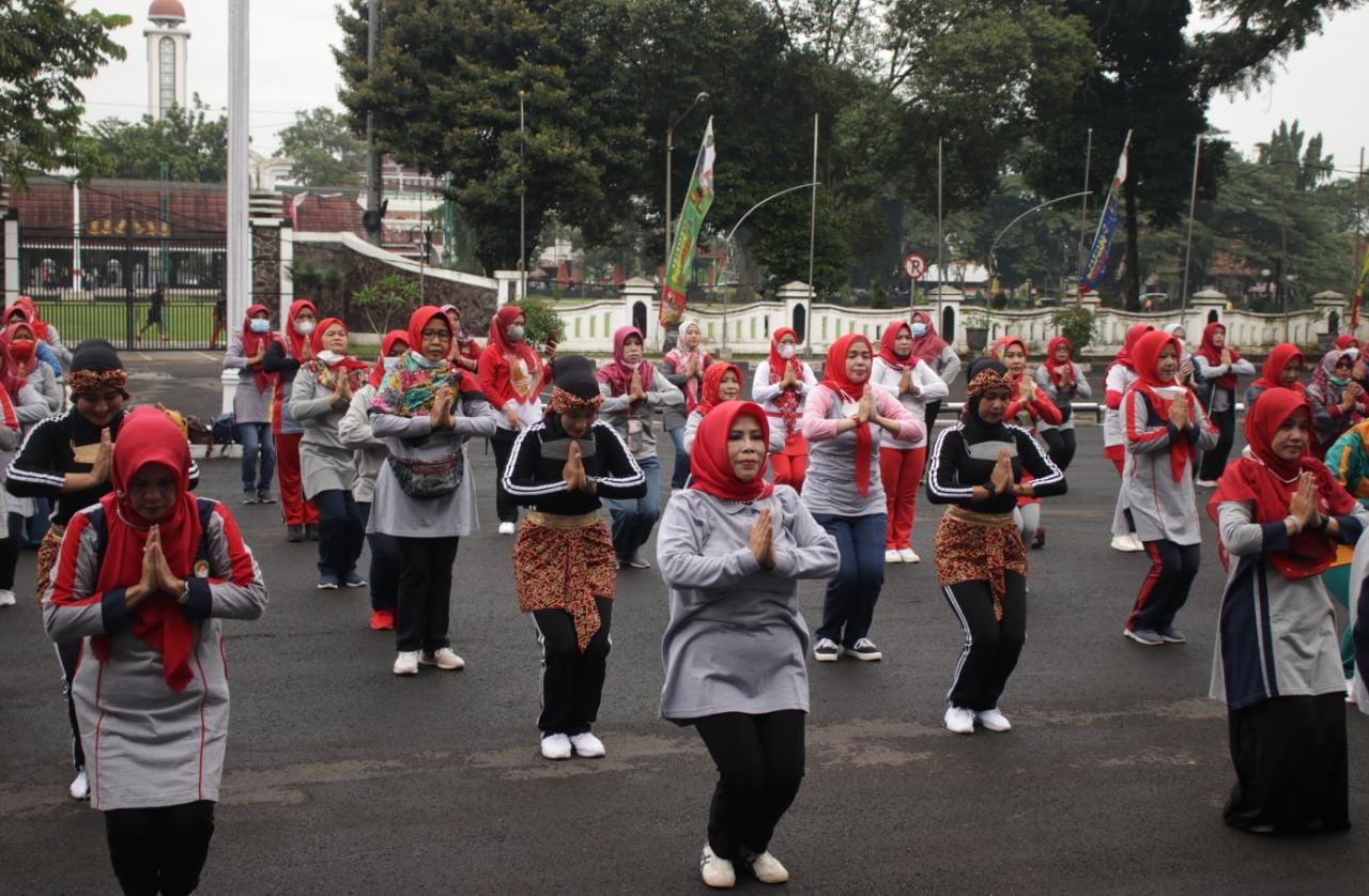 Jumat Sehat,DWP Subang gelar Gebyar Senam Jawara