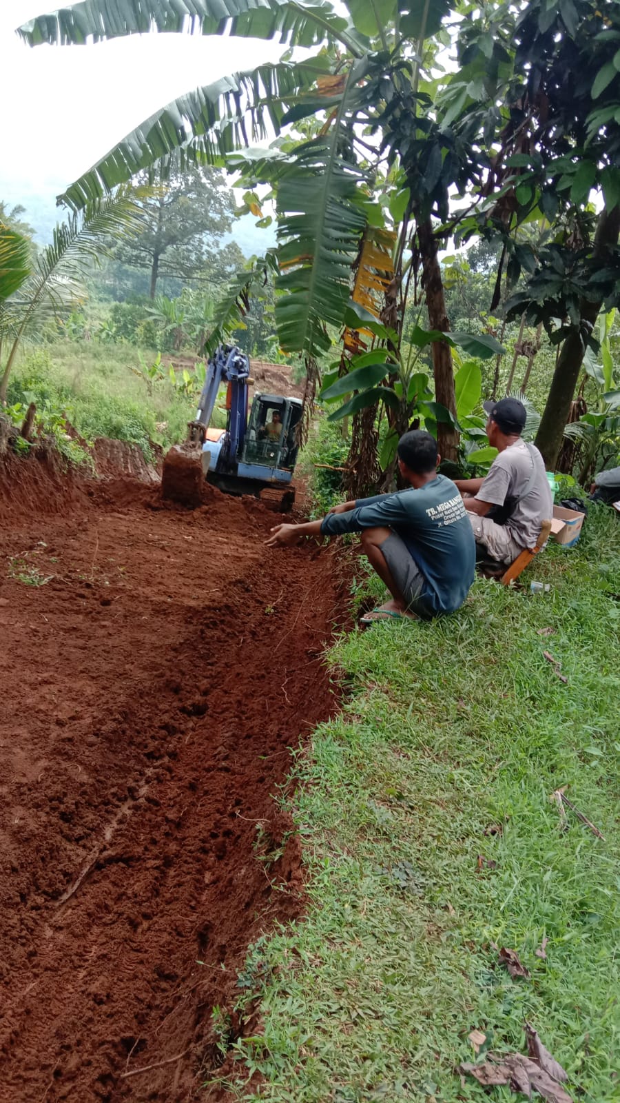 Kades Margasari Kecamatan Dawuan Membangun Jalan Jalur Usaha Tani