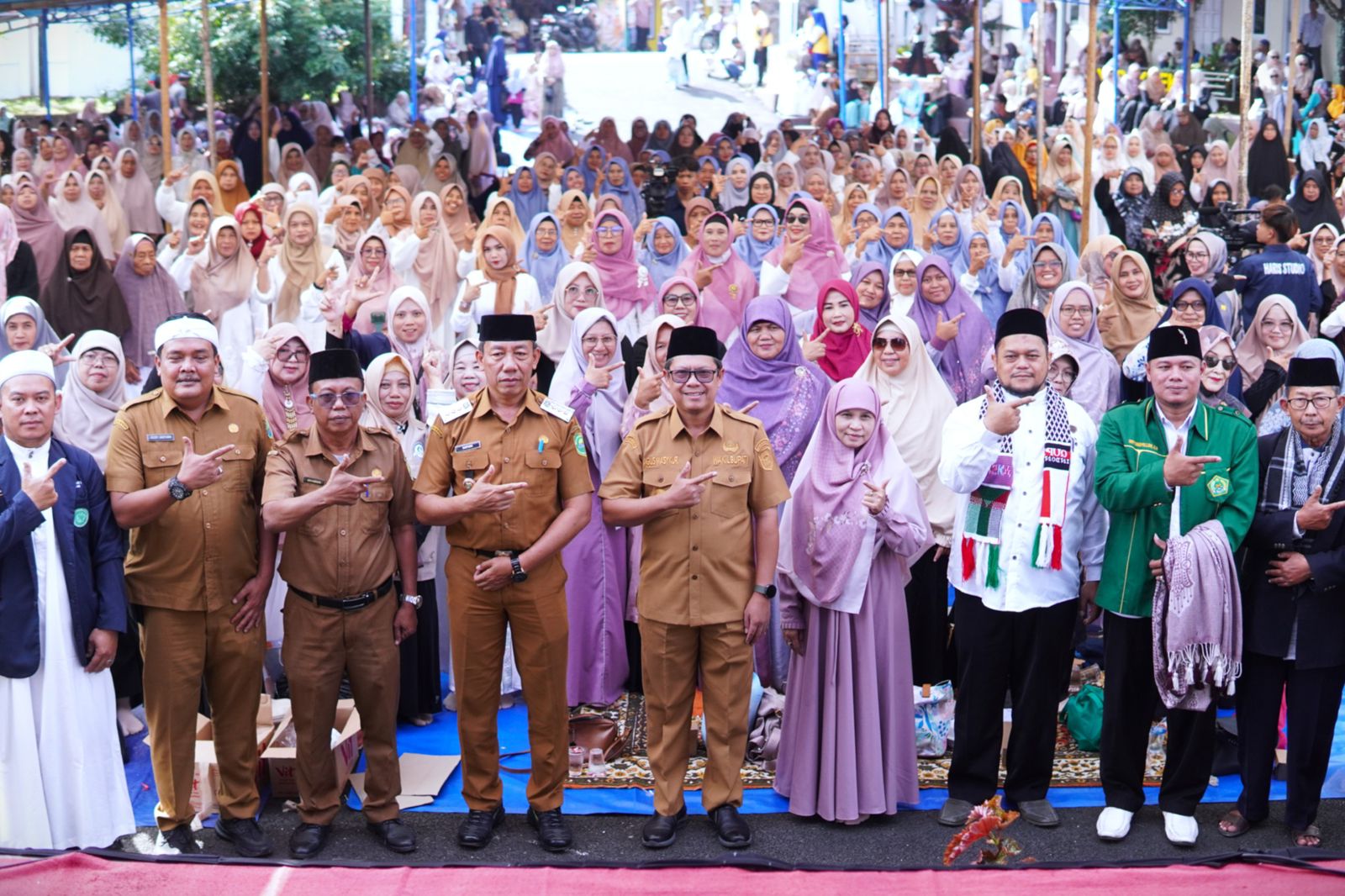 KANG AKUR AJAK WARGA MAKNAI HIJRAH MENUJU PERUBAHAN LEBIH BAIK DALAM GEBYAR MUHARRAM 1447H DI TAMBAKMEKAR