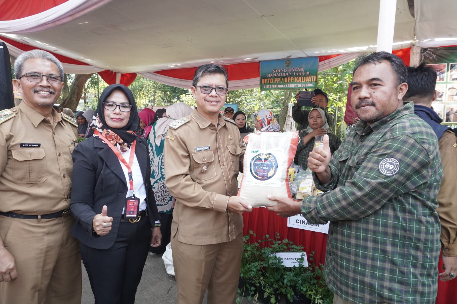 Kang Akur Hadiri Bazar Menjelang Ramadhan