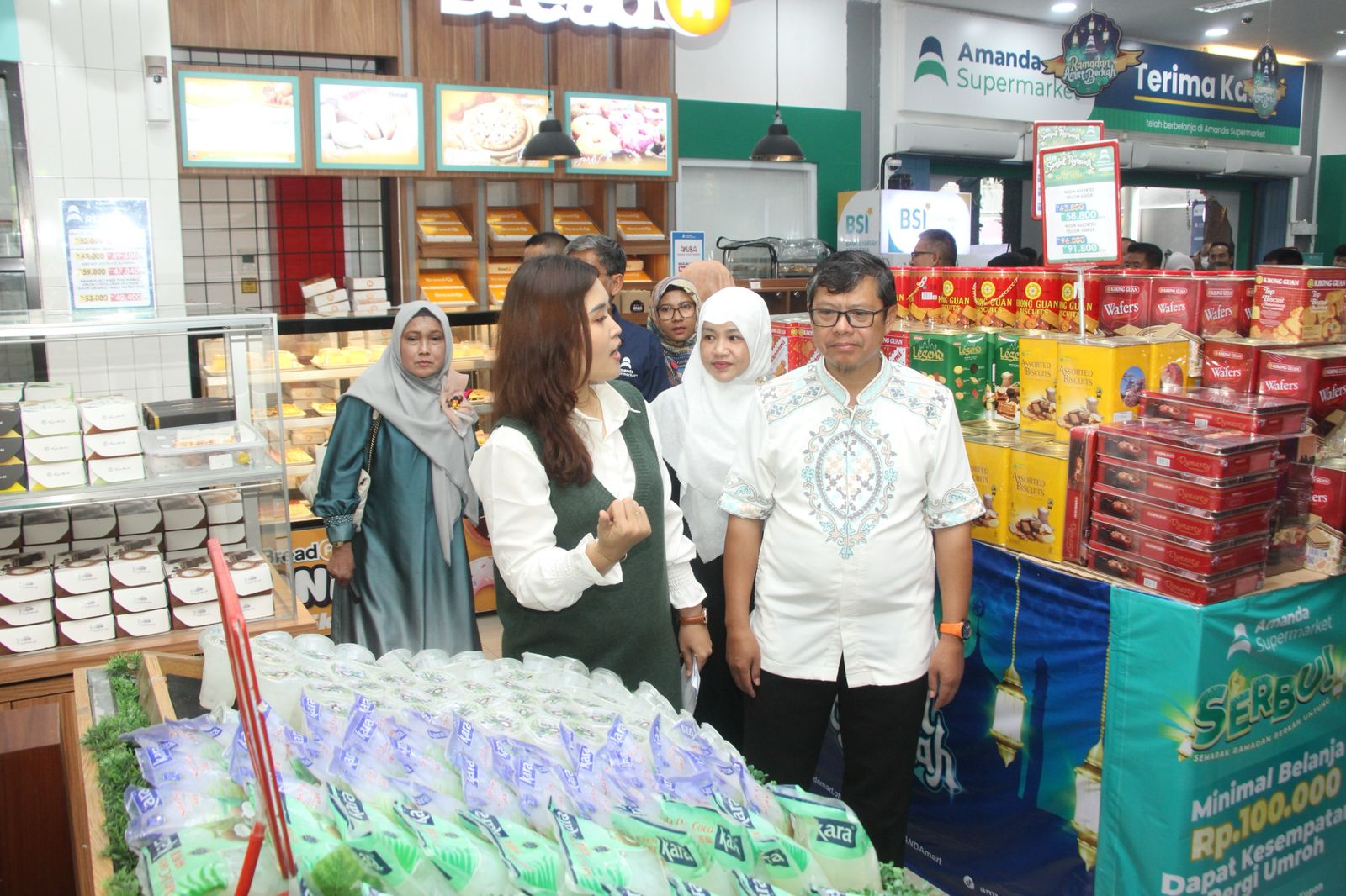 Kang Akur Hadiri dan Resmikan Wajah Baru Amanda Supermarket Reborn