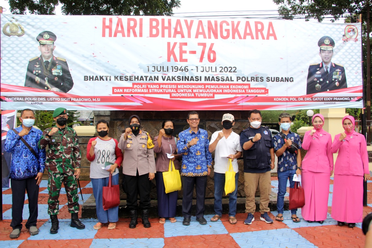 Kang Akur Hadiri  Gebyar Vaksinasi  Bhakti  Kesehatan POLRES