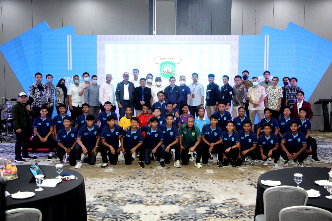 Kang Akur Hadiri Launching Tim Dan Jersey Persikas