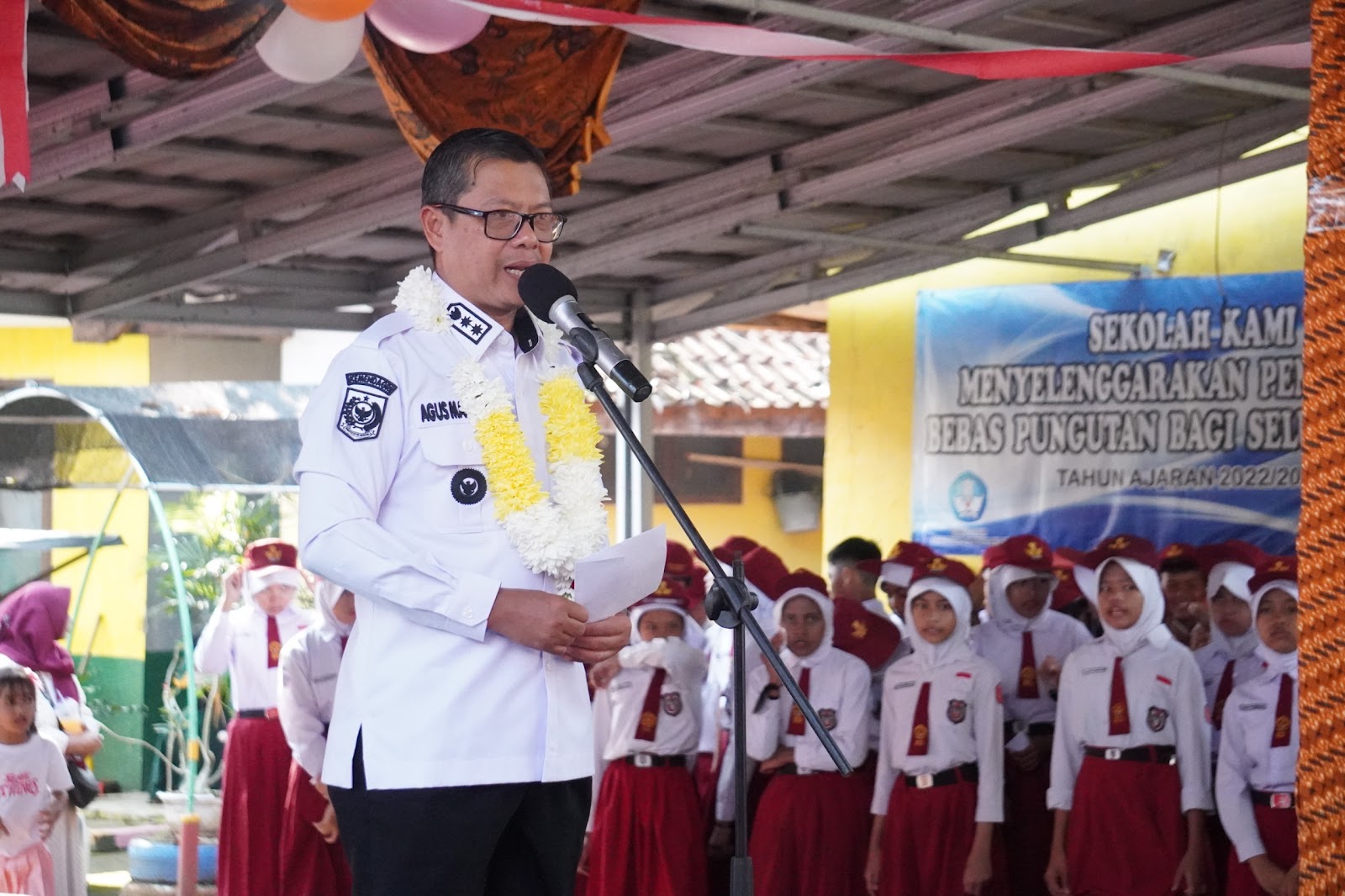 KANG AKUR HADIRI PELEPASAN 67 SISWA KELAS VI SDN LANGENSARI