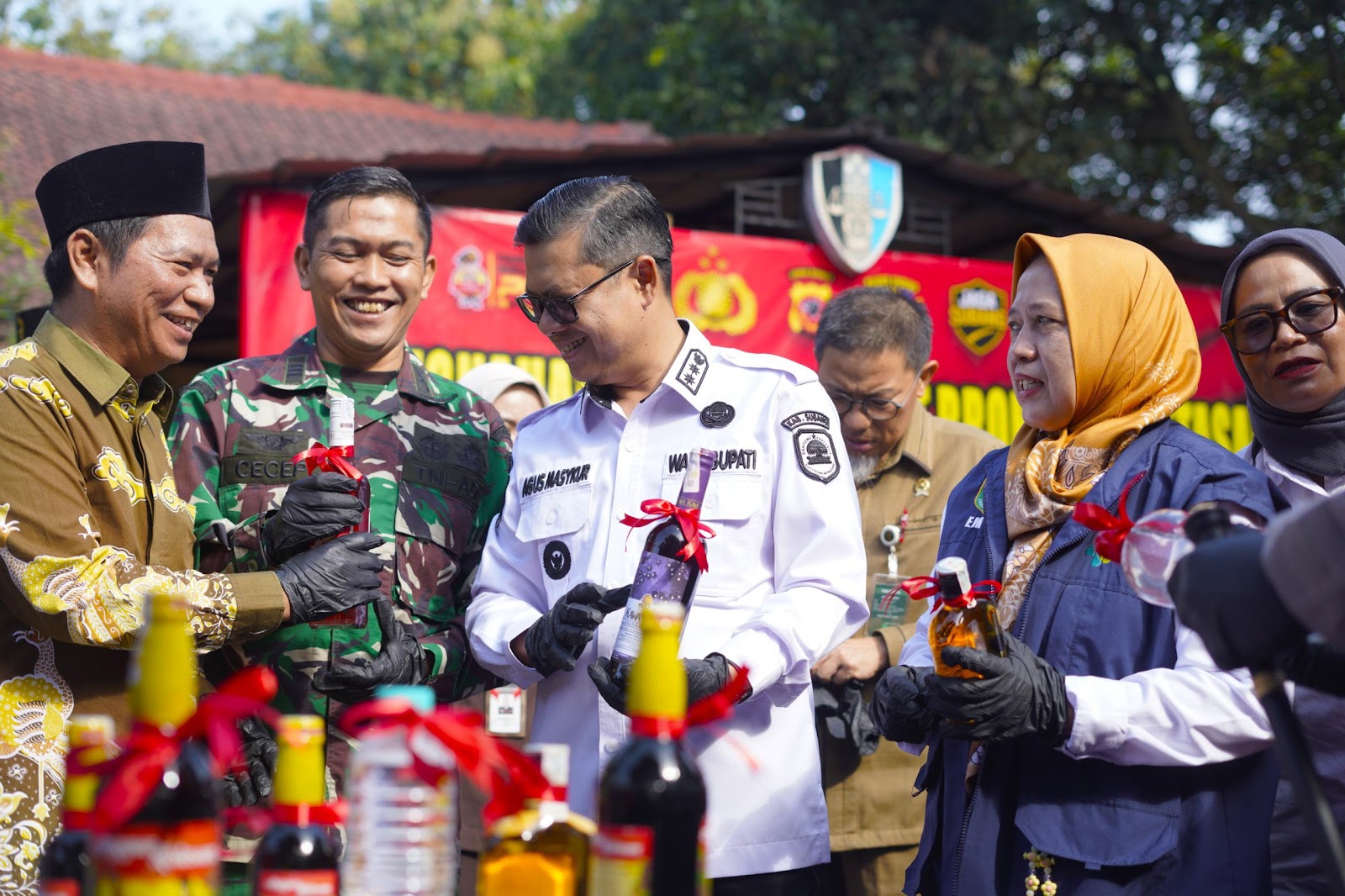 KANG AKUR HADIRI PEMUSNAHAN BARANG PERUSAK KAMTIBMAS, TEGASKAN JAGA KONDUSIVITAS SUBANG