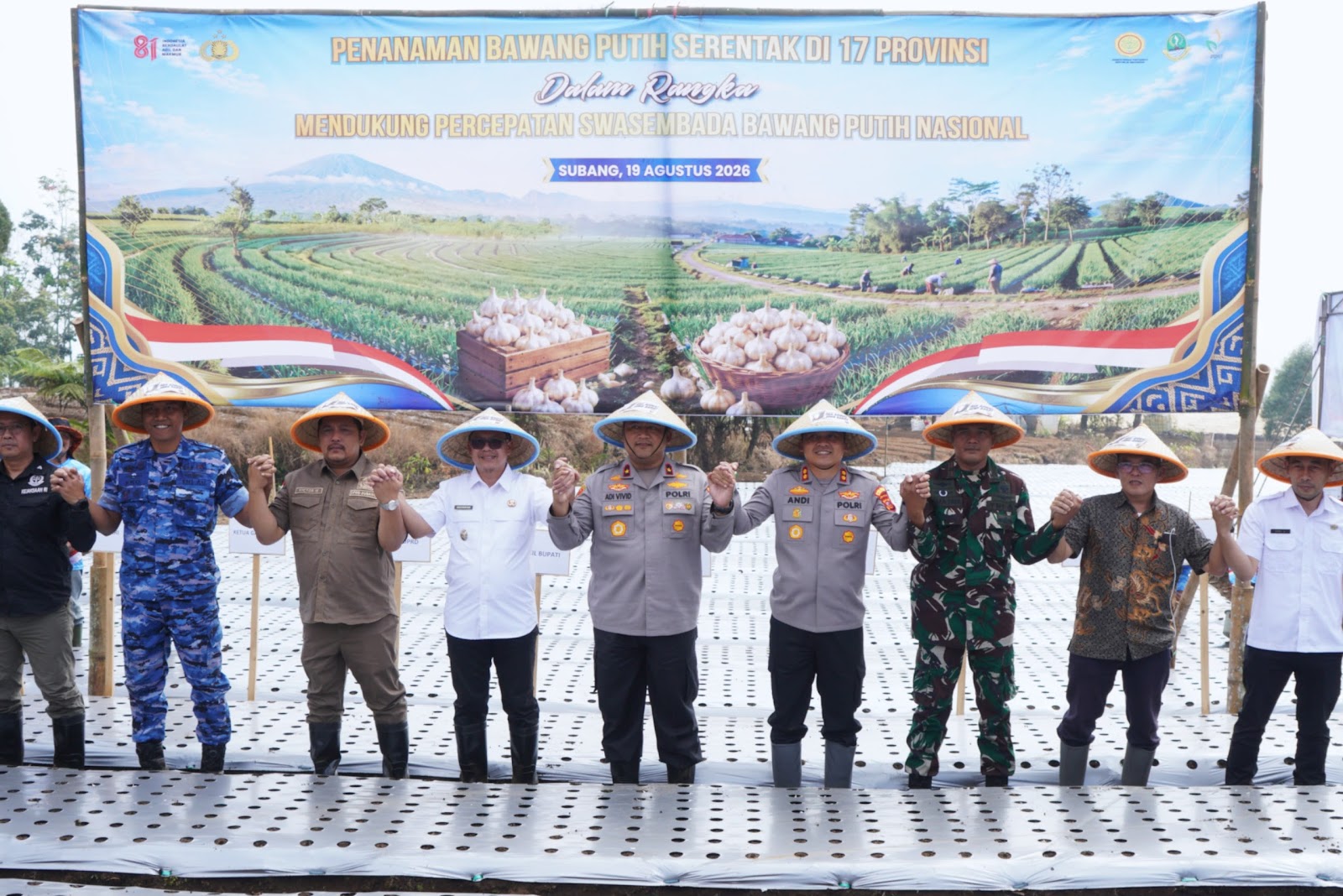 KANG AKUR HADIRI PENANAMAN BAWANG PUTIH SERENTAK DI 17 PROVINSI BERSAMA WAKAPOLDA JABAR