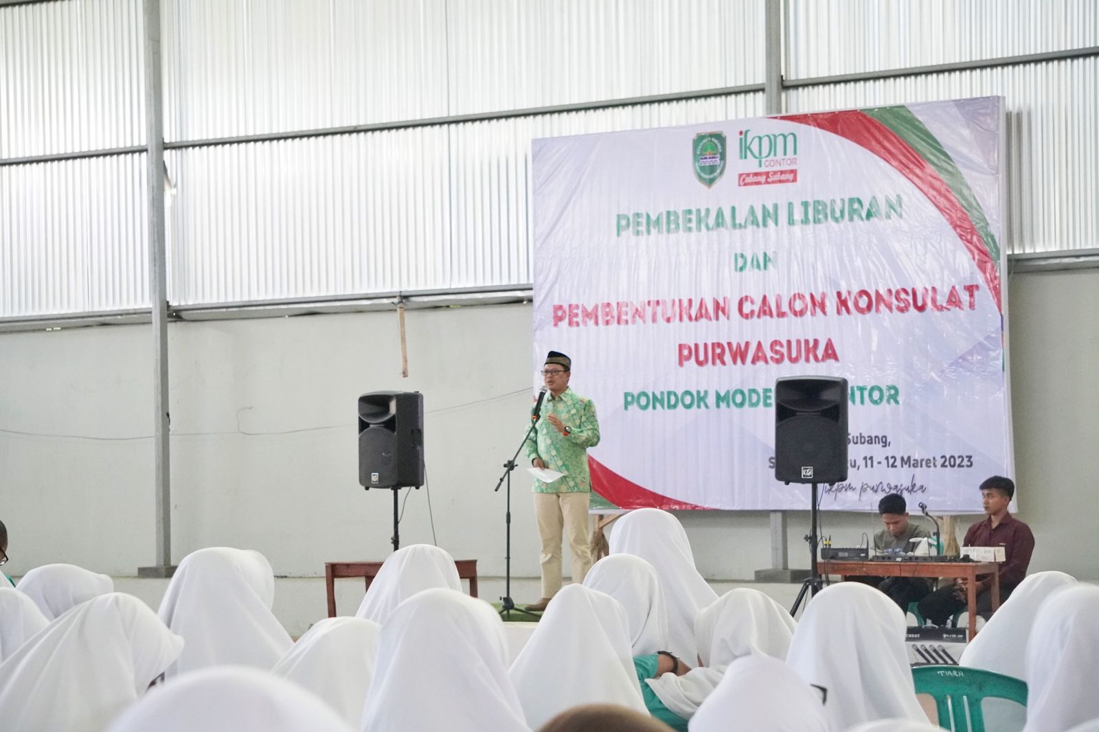 KANG AKUR HADIRI PENYAMBUTAN KEPULANGAN SANTRI PONDOK MODERN DARUSSALAM GONTOR