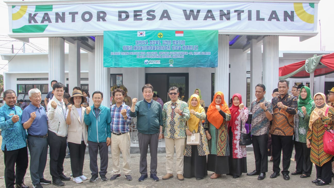 KANG AKUR HADIRI PERESMIAN DESA PERCONTOHAN SAEMAUL, YAKNI DESA WANTILAN