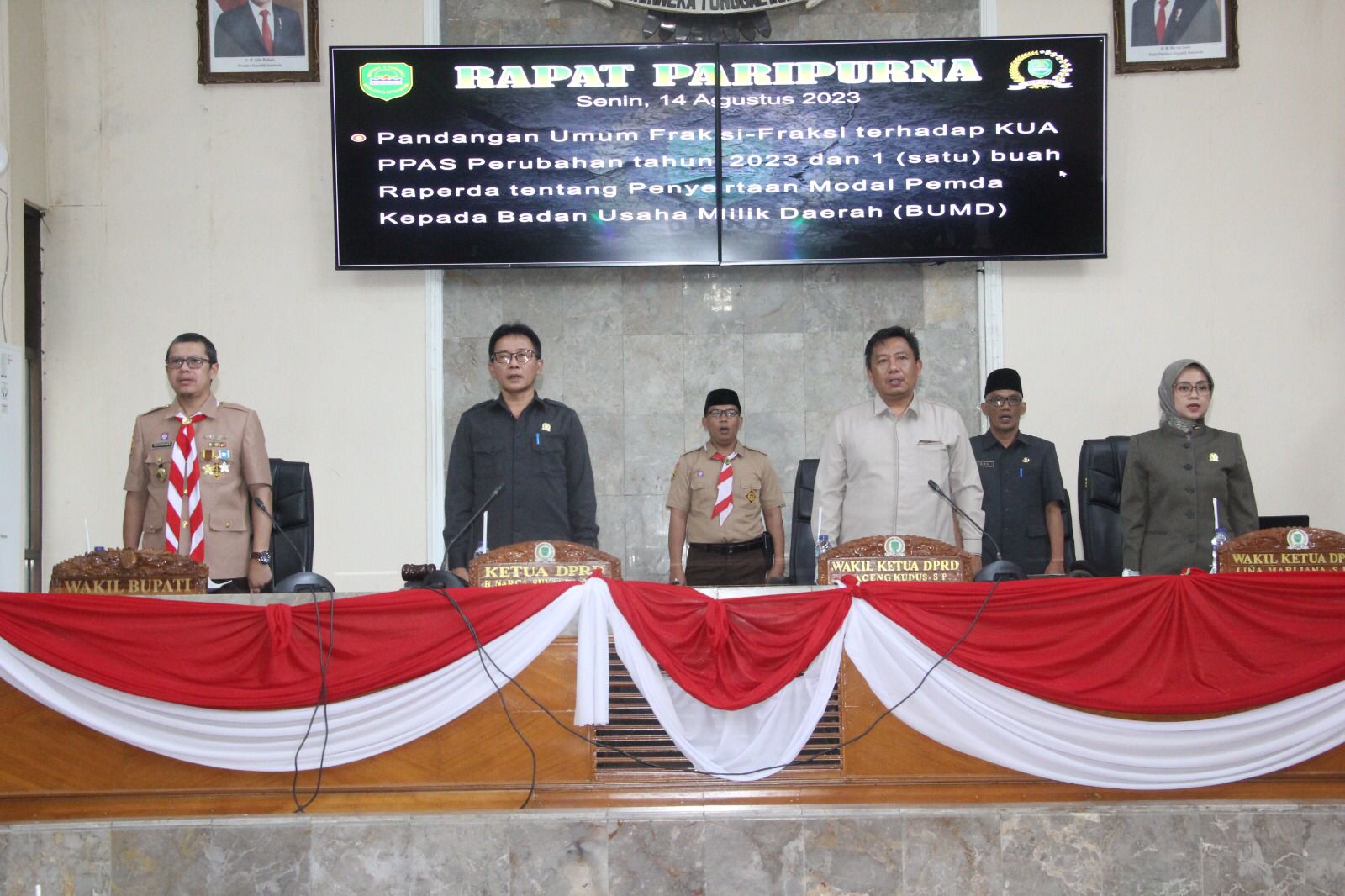 Kang Akur Hadiri Rapat Paripurna DPRD Kab. Subang tentang Pandangan Umum Fraksi-Fraksi terhadap KUA PPAS Perubahan 2023 dan nota pengantar Raperda penyertaan modal BUMD