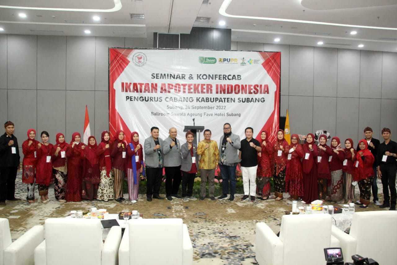 Kang Akur Hadiri Seminar Dan Konfercab IAI Subang