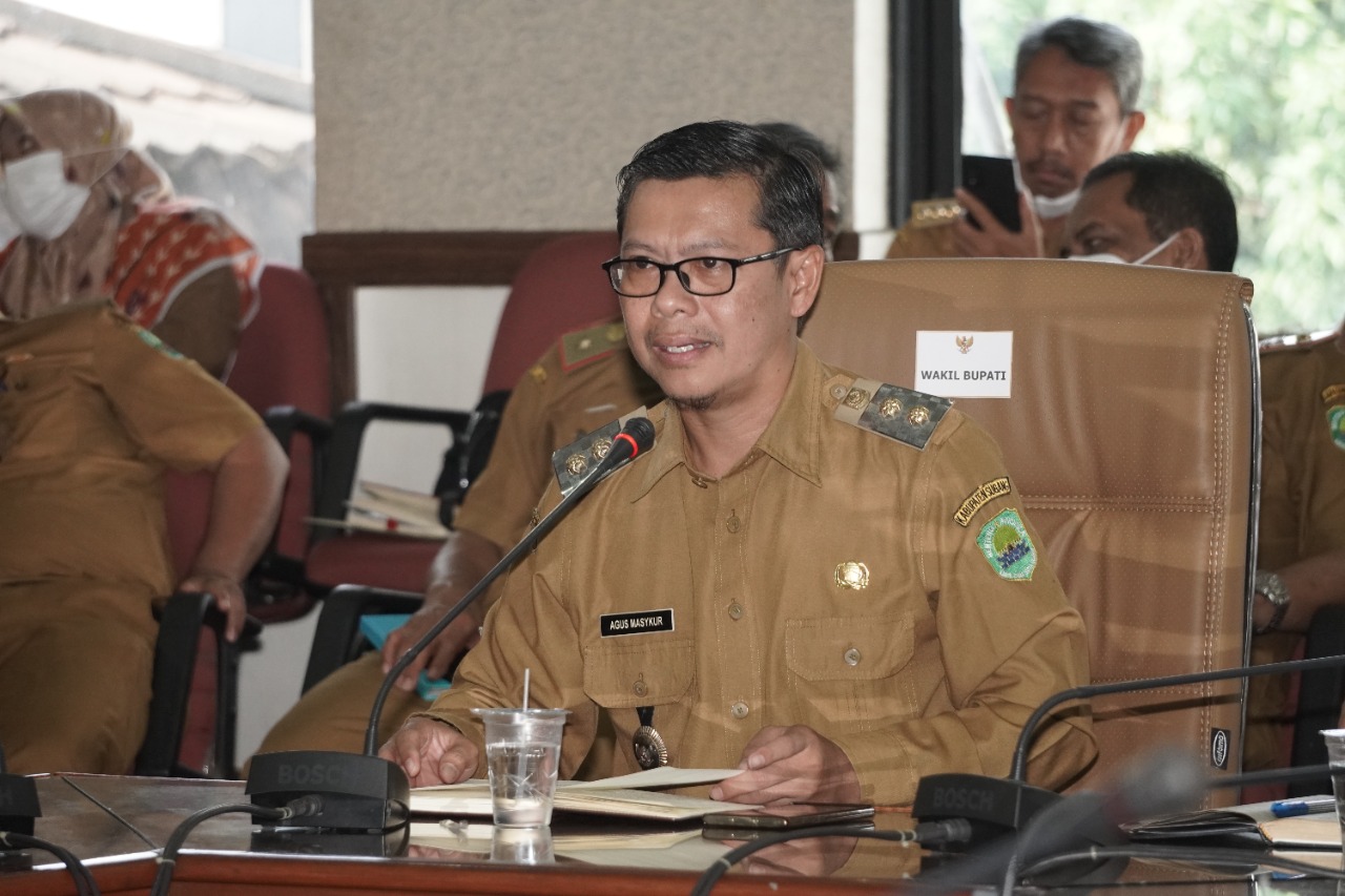 Kang Akur Pimpin Briefing Staf Senin
