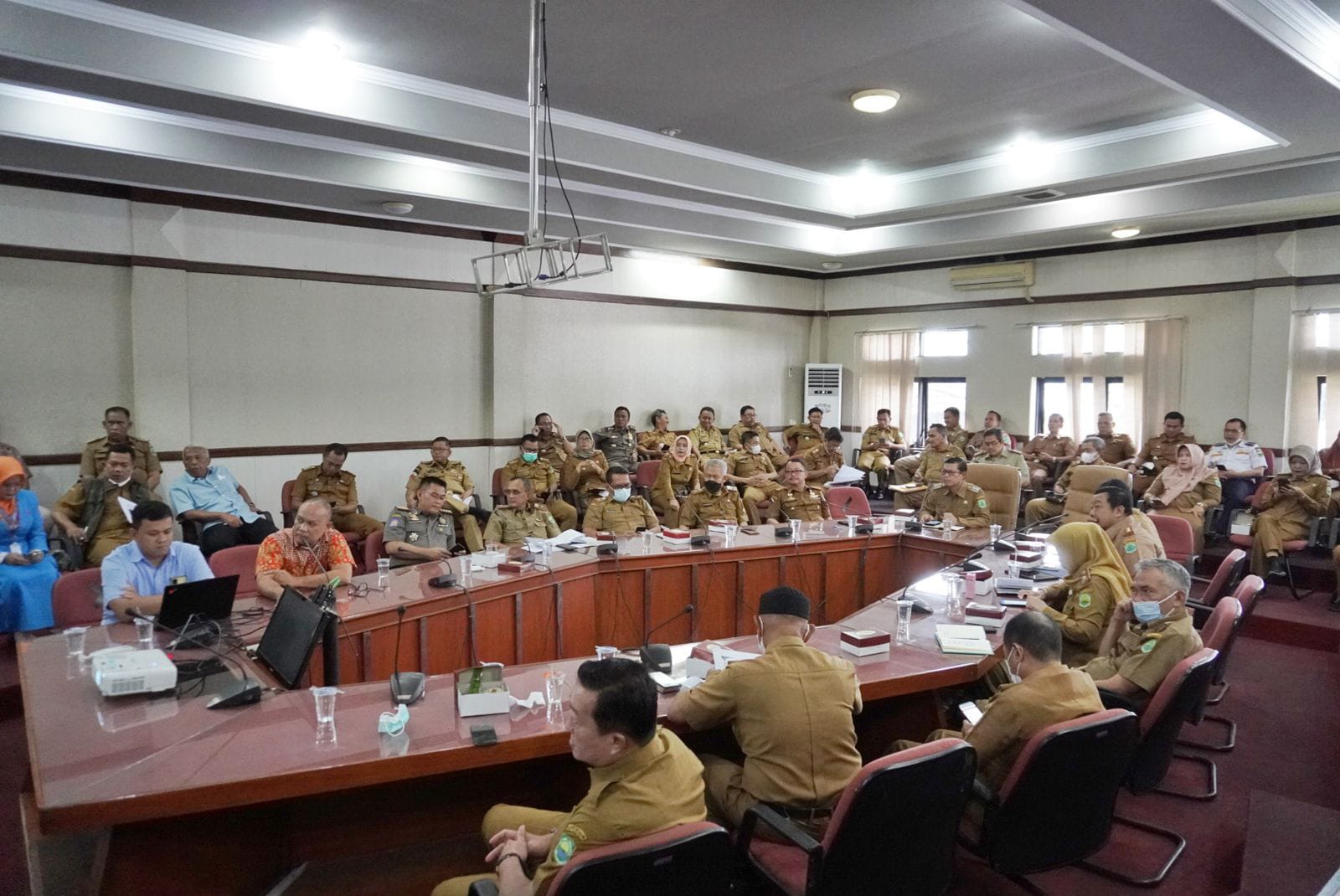 Kang Akur Pimpin Briefing Staf Senin Lingkup Pemda Subang