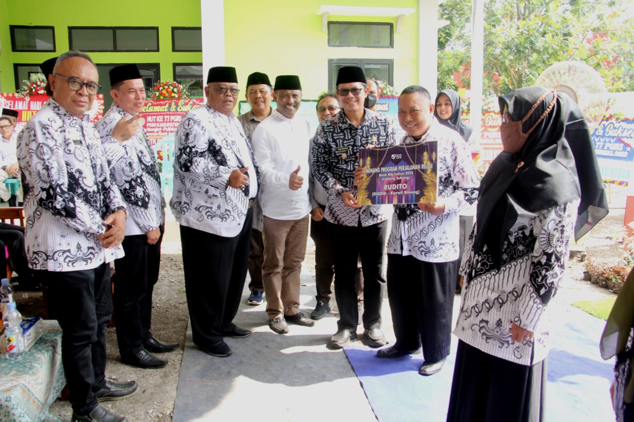 Kang Akur Resmikan Masjid AN-NUR