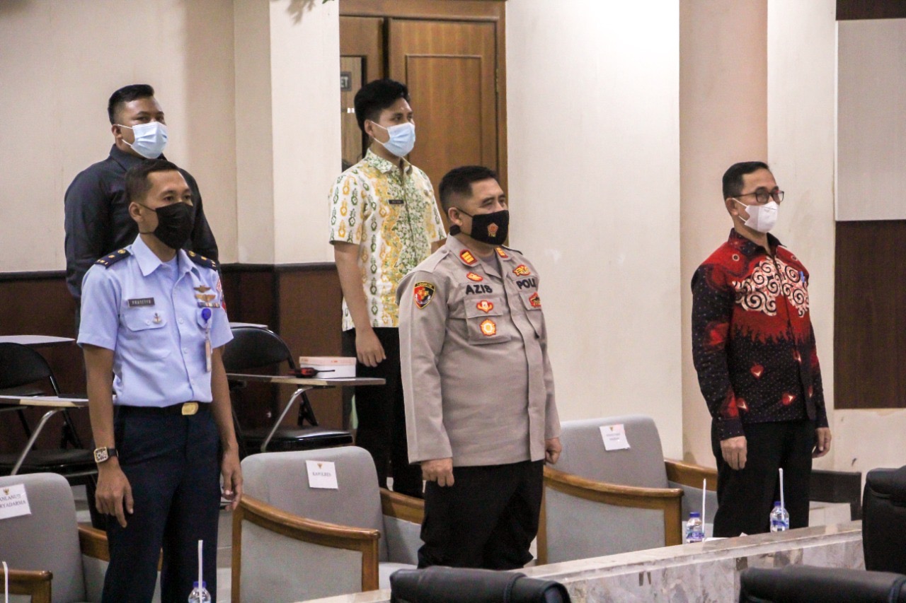 Kang Akur Sampaikan Jawaban Eksekutif