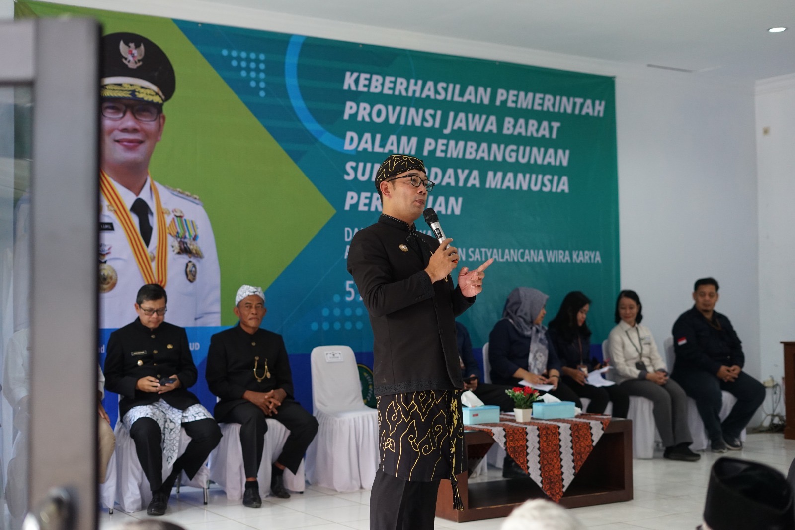 Kang Jimat - Akur Dampingi Gubernur Jawa Barat Dalam Kunjungan ke Dinas Pertanian Kabupaten Subang