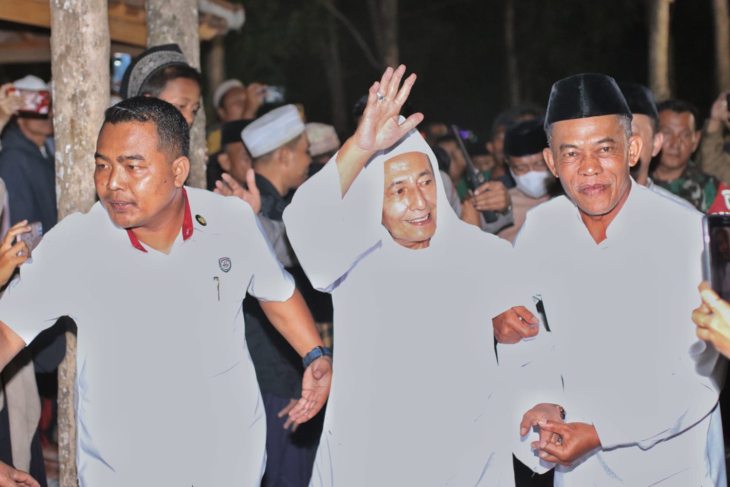 Kang Jimat - Akur hadiri peringatan Maulid Nabi Muhammad SAW dan Haul SITUS SUBANG LARANG