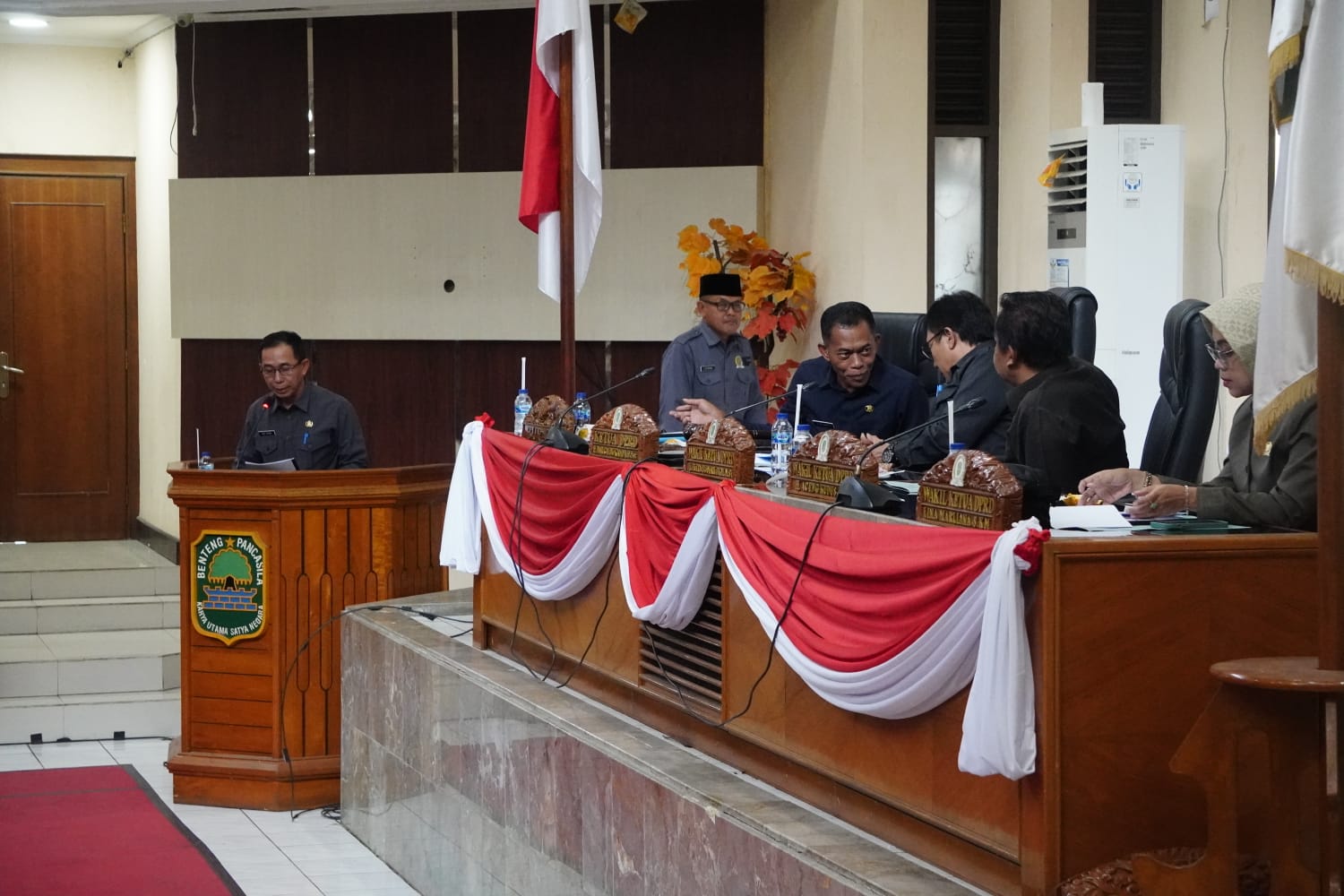 Kang Jimat dan Sekda Subang Jawab Pandangan Umum RAPBD Perubahan tahun 2023 dan Raperda Penyelenggaraan Pesantren