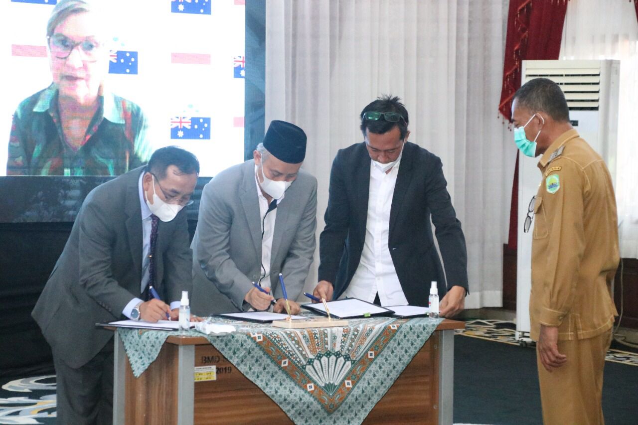 Kang Jimat Hadiri Penandatanganan MoA