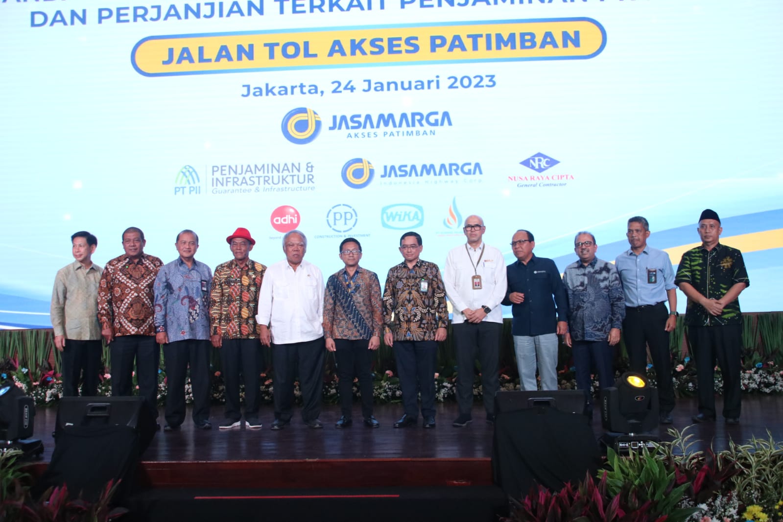 KANG JIMAT HADIRI PENANDATANGANAN PERJANJIAN PENGUSAHAAN JALAN TOL DAN PERJANJIAN TERKAIT PENJAMINAN PROYEK JALAN TOL AKSES PATIMBAN