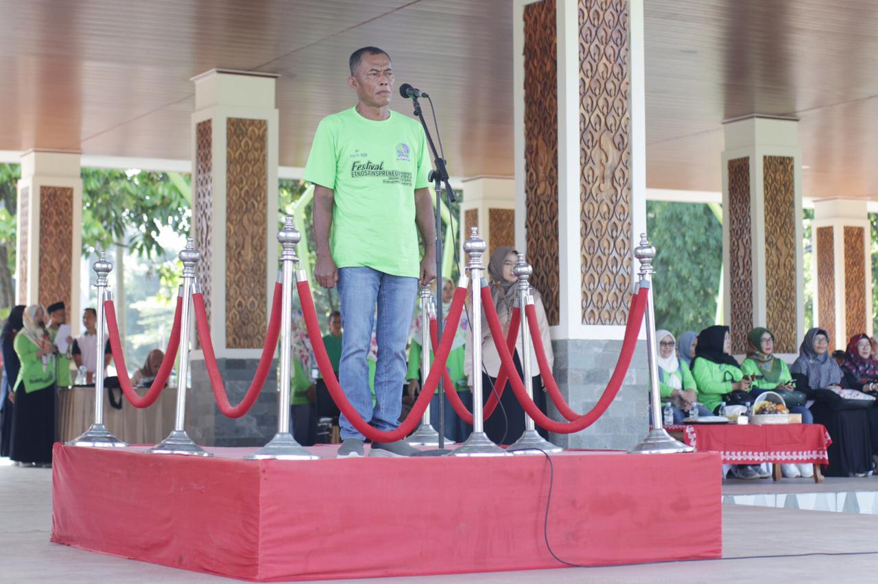 Kang Jimat Pimpin Apel Penanaman Pohon Dalam Rangka Pembukaan Acara Festival Etnosainspreneur